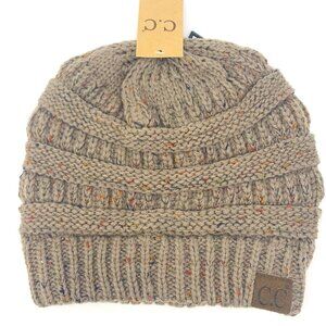 C&C knit beanie in the color taupe speckled NWT